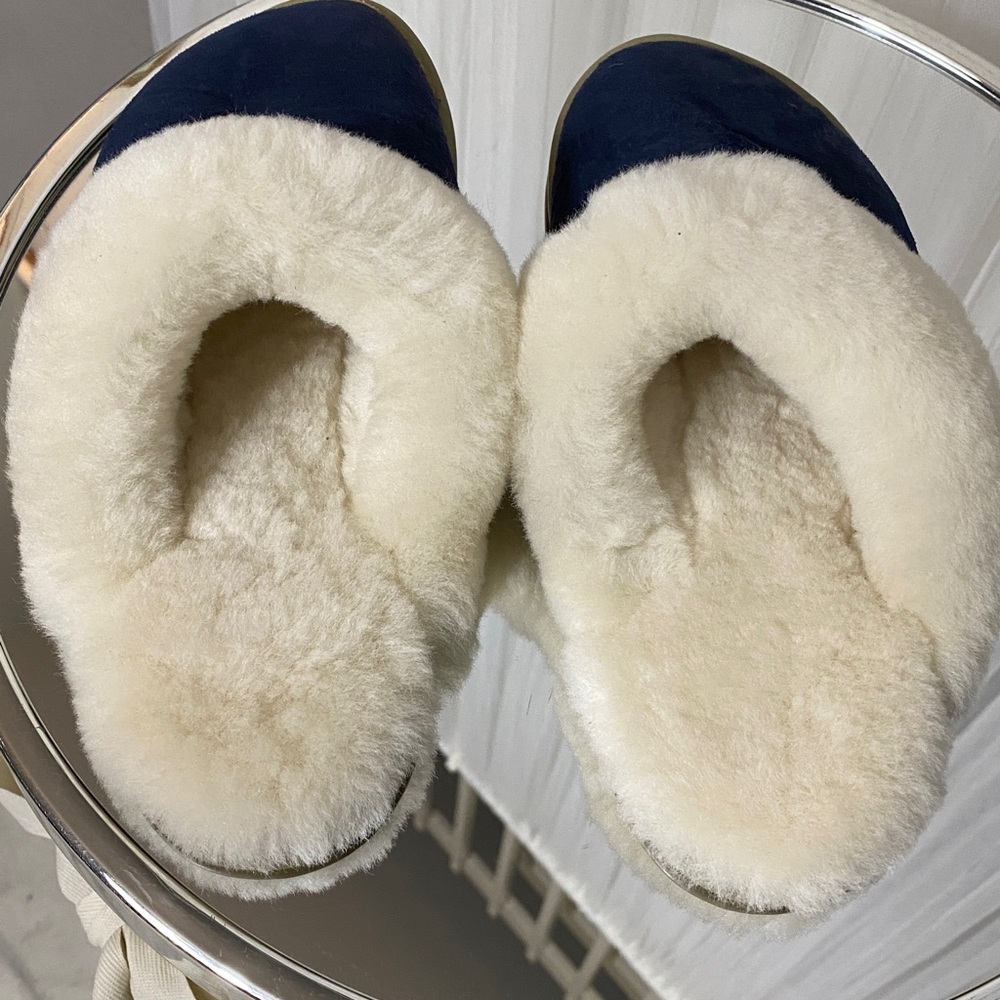 NWOT!! Cozy Women's Blue and White Wool/Suede Slippers Made in Canada 🇨🇦 - Picture 4 of 12